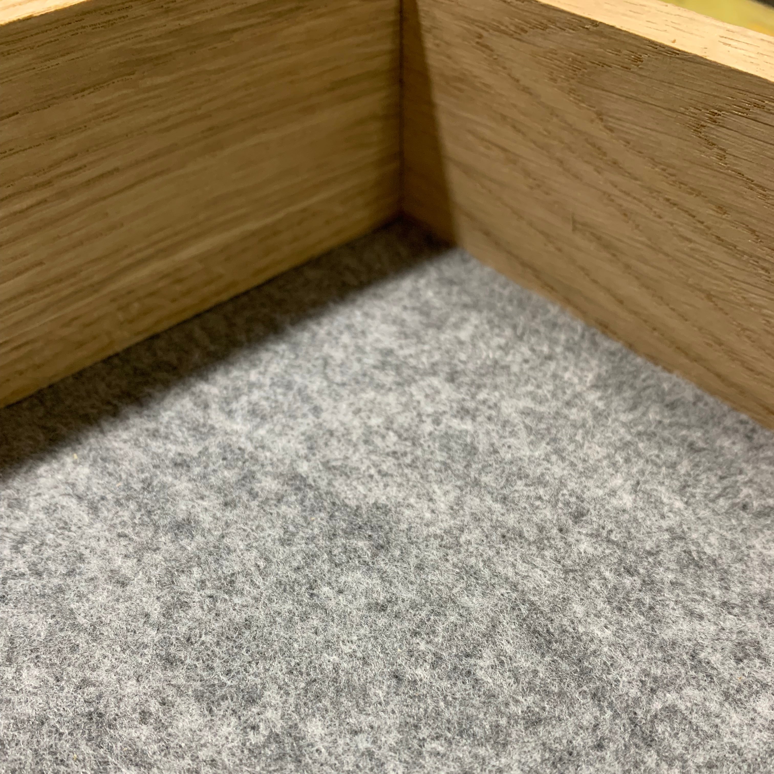 Drawer felt pad for one drawer